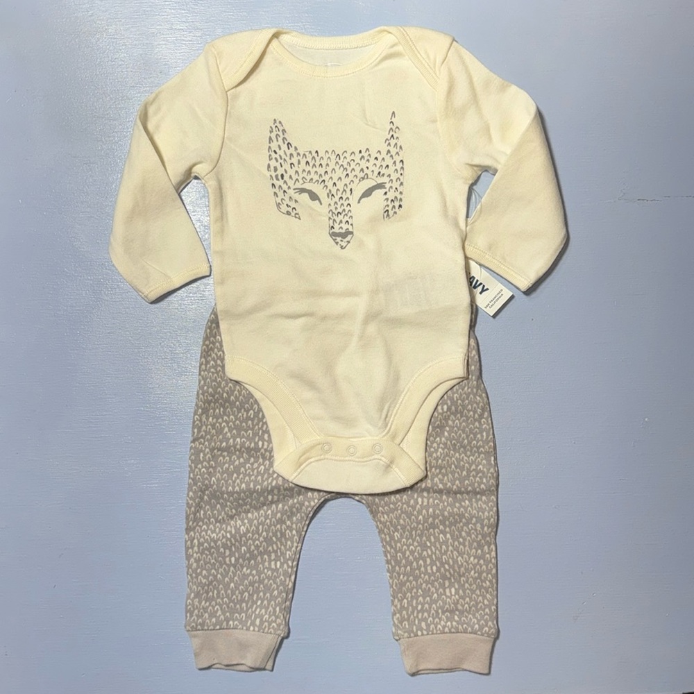ON Graphic Onesie and Pant Set